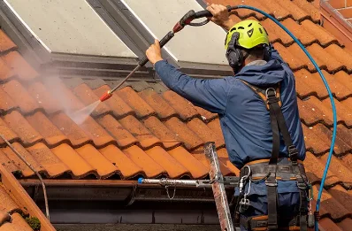 Démoussage et hydrofuge de toiture à Connelles